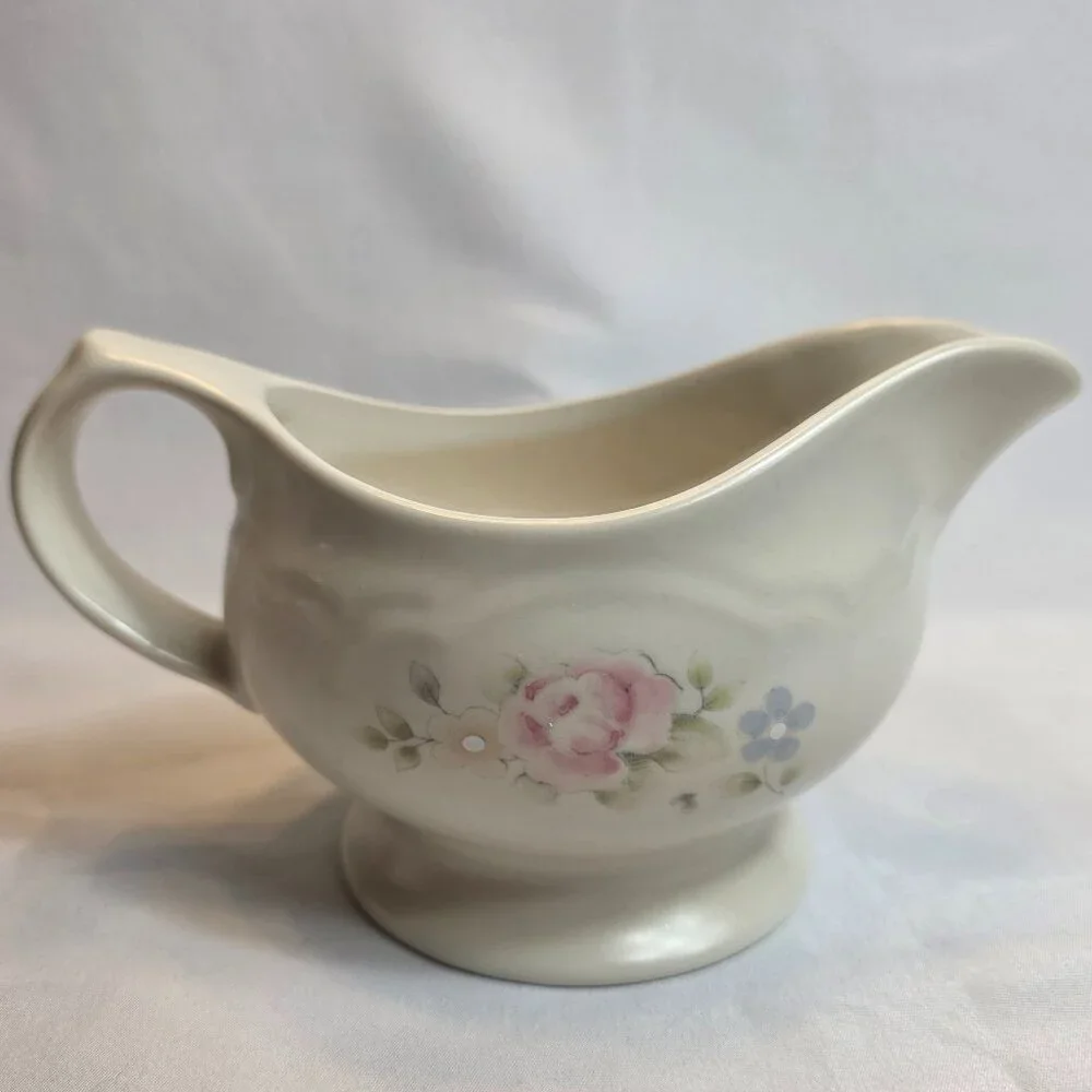 Pfaltzgraff Tea Rose Gravy Boat (NO UNDERPLATE) Pink Roses & Blue Flowers